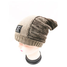 Load image into Gallery viewer, Winter Knitted tuque T01

